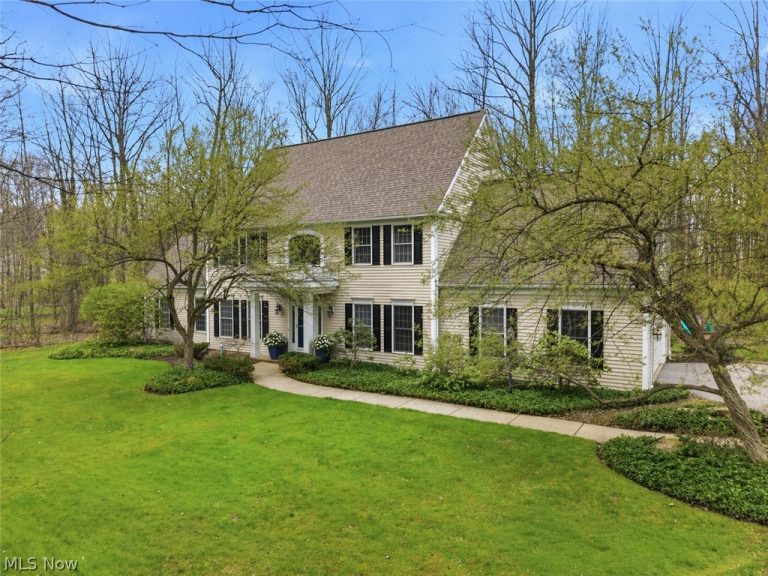 7730 Brayton Trail, Chagrin Falls, OH - Photo 2