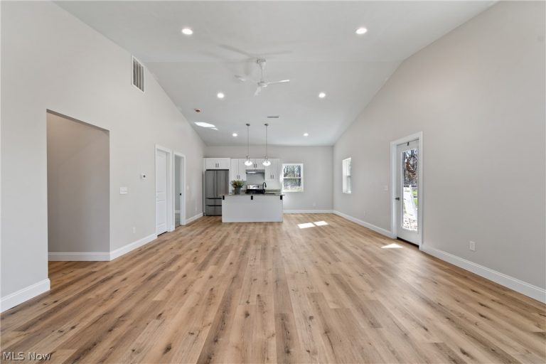 515 Pine Street, Beach City, OH - Photo 5