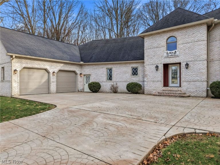 1887 Pearce Circle, Salem, OH - Photo 3