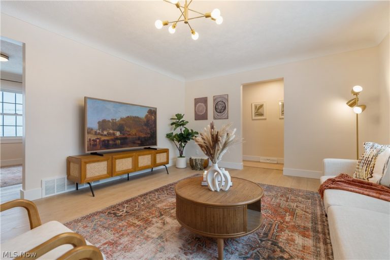 960 Impala Drive, Akron, OH - Photo 8