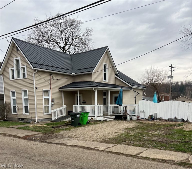 430 4th Street, Uhrichsville, OH, 44683