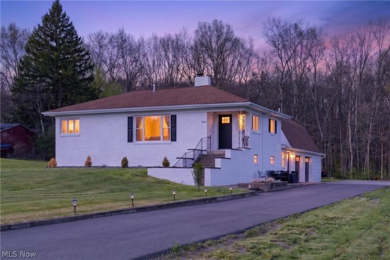 2382 Warren Burton Road, Southington, OH, 44470