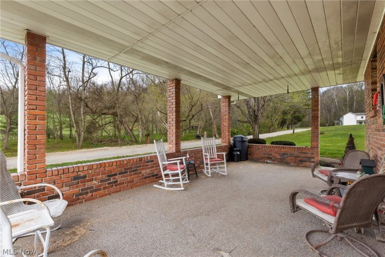 55291 Town Hill Road, Jacobsburg, OH - Photo 6