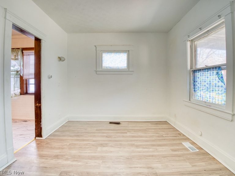 1622 Winchester Avenue, Lakewood, OH - Photo 8