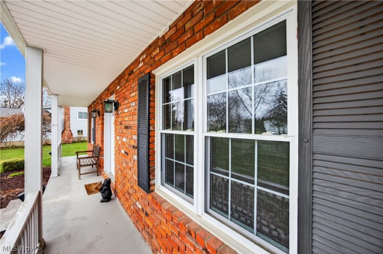 30 Chelmsford Drive, Aurora, OH - Photo 2