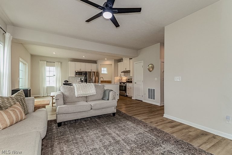 8349 Bedaos Drive, Mentor, OH - Photo 5