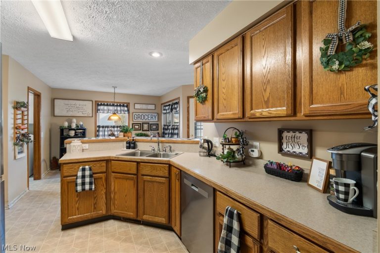 2187 Old Elm Street, Canton, OH - Photo 8