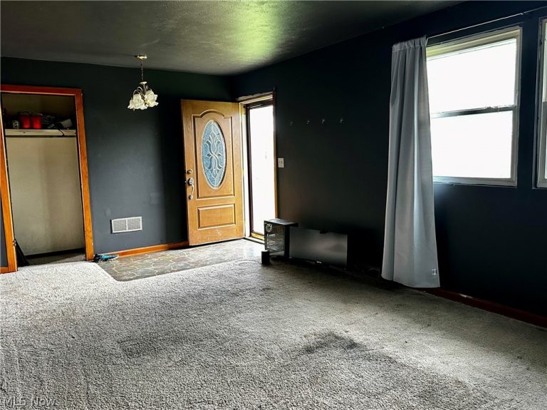 128 Shaffer Lane, New Cumberland, WV - Photo 6