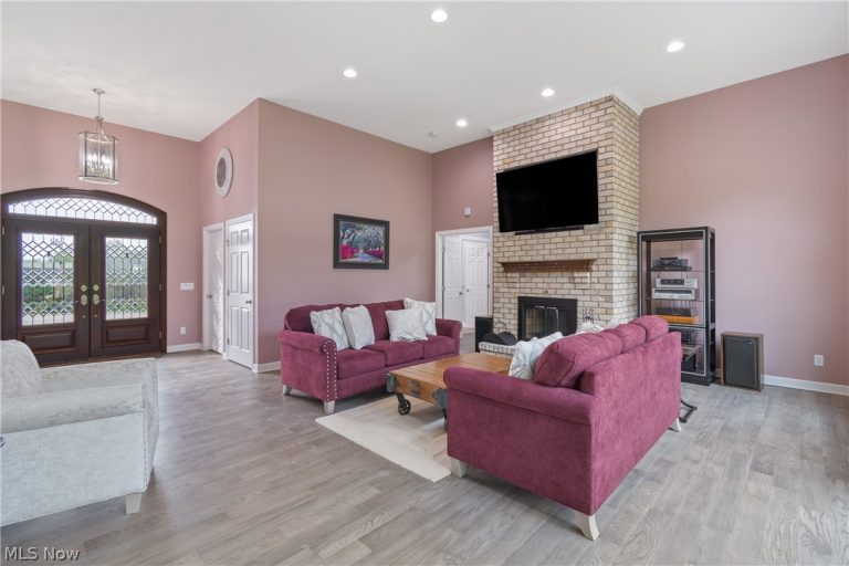 6443 Hills and Dales Road, Canton, OH - Photo 5