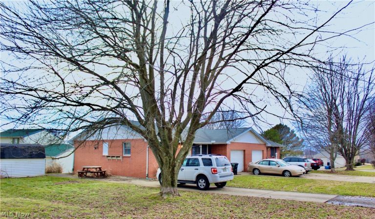 5620 Nave Street, Canton, OH - Photo 2