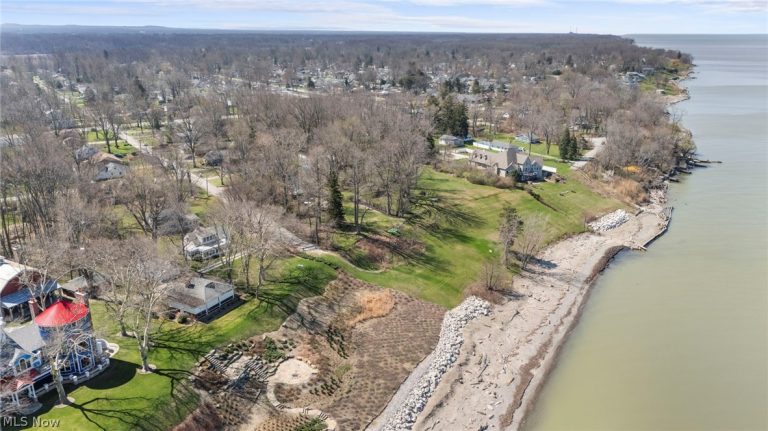 4633 Farley Drive, Mentor, OH - Photo 2