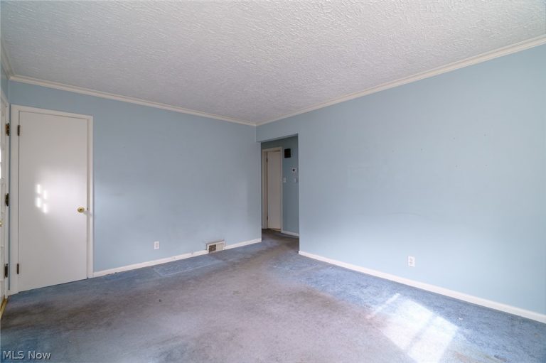 23 Wayne Avenue, Akron, OH - Photo 2