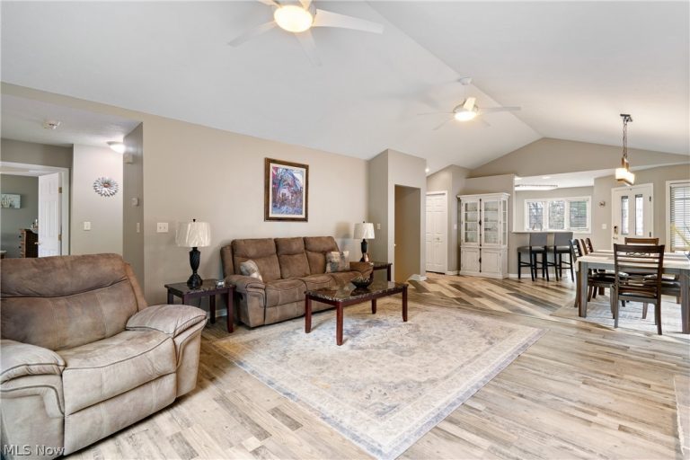 2813 Bender Avenue, Akron, OH - Photo 6