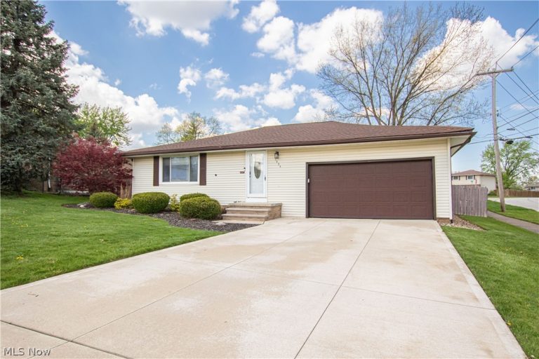 7434 Meadow Lane, Parma, OH - Photo 3