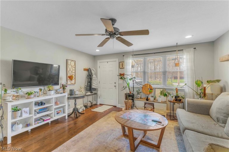 2587 Jaycox Road, Avon, OH - Photo 8