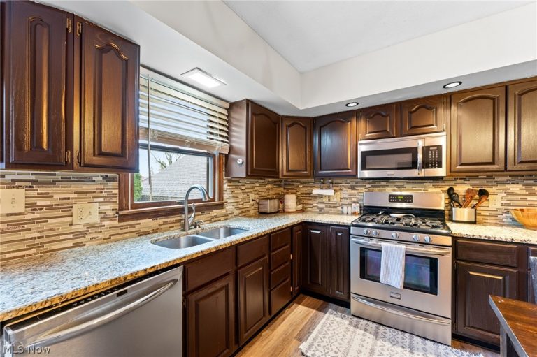 101 Delaware Avenue, Poland, OH - Photo 8