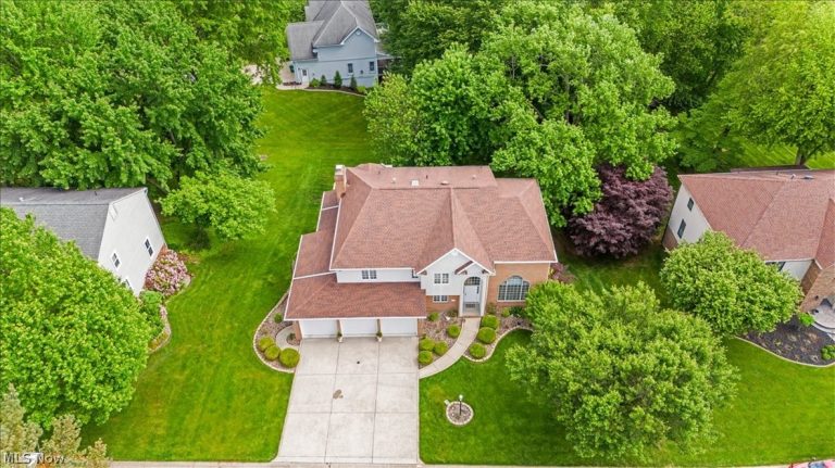 1405 Greenmont Hills Drive, Vienna, WV - Photo 2