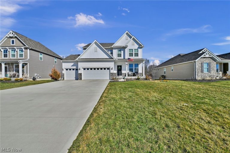 180 Country Meadow Lane, Wadsworth, OH, 44281