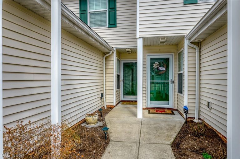6755 Quarrystone Lane, Middleburg Heights, OH - Photo 5