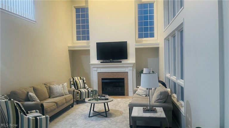 3473 Churchill Downs, Stow, OH - Photo 2