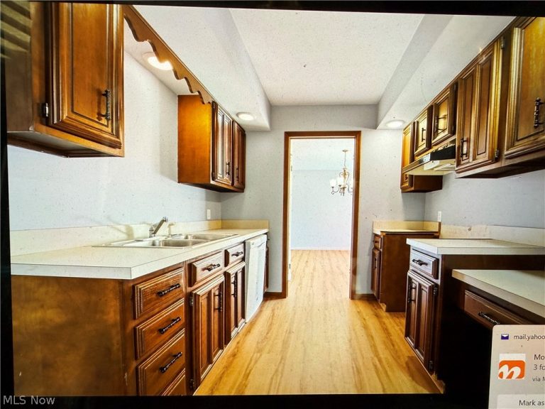 7316 Regal Drive, Conneaut, OH - Photo 2