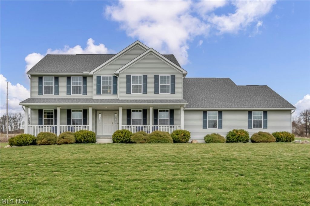 1559 Gray Fox Drive, North Canton, OH