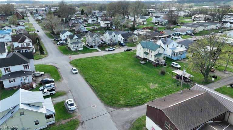 627 33rd Street, Parkersburg, WV - Photo 4