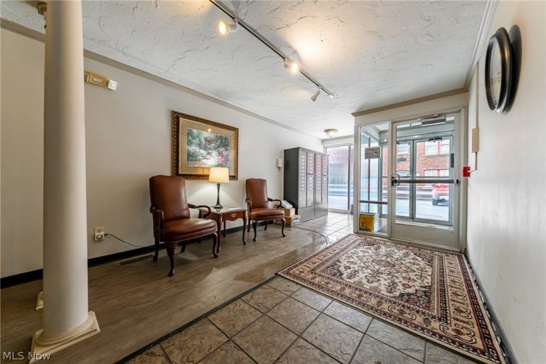 12029 Clifton Boulevard #505, Lakewood, OH - Photo 3