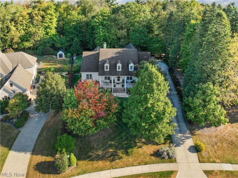 2011 Swan Lake Circle, Kent, OH - Photo 3