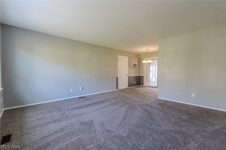 6426 Southgrove Road, Mentor, OH - Photo 5