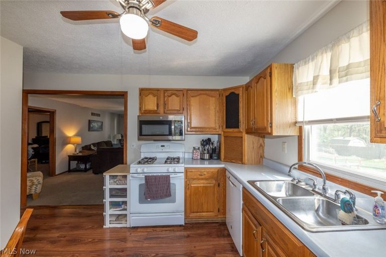 461 Westpark Boulevard, Medina, OH - Photo 5