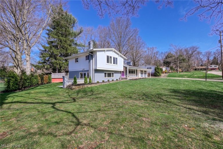 338 Asbury Road, Fairlawn, OH - Photo 2