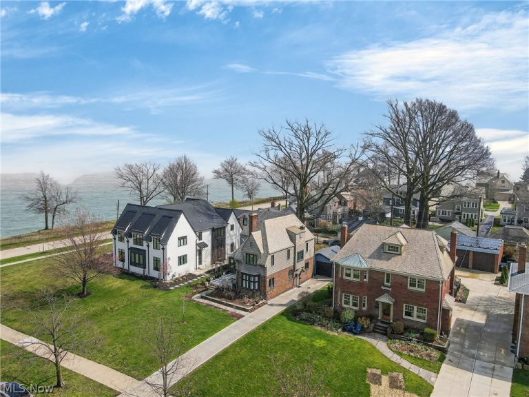 1017 Wilbert Road, Lakewood, OH - Photo 2