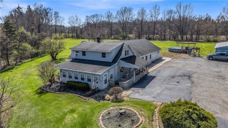 15064 River Road, Columbia Station, OH - Photo 2