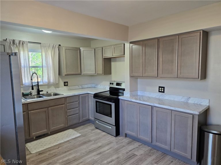 403 High Grove Boulevard, Akron, OH - Photo 3