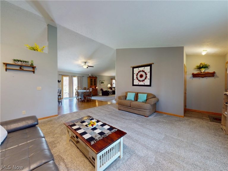 10415 Penniman Drive, Chardon, OH - Photo 4