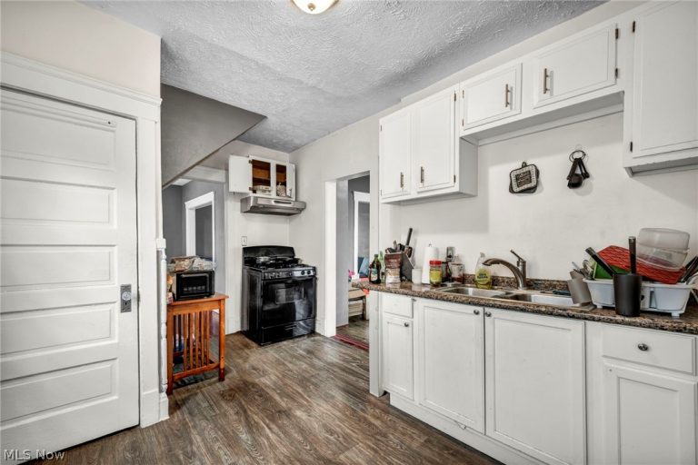 1639 Delmont Avenue, East Cleveland, OH - Photo 8