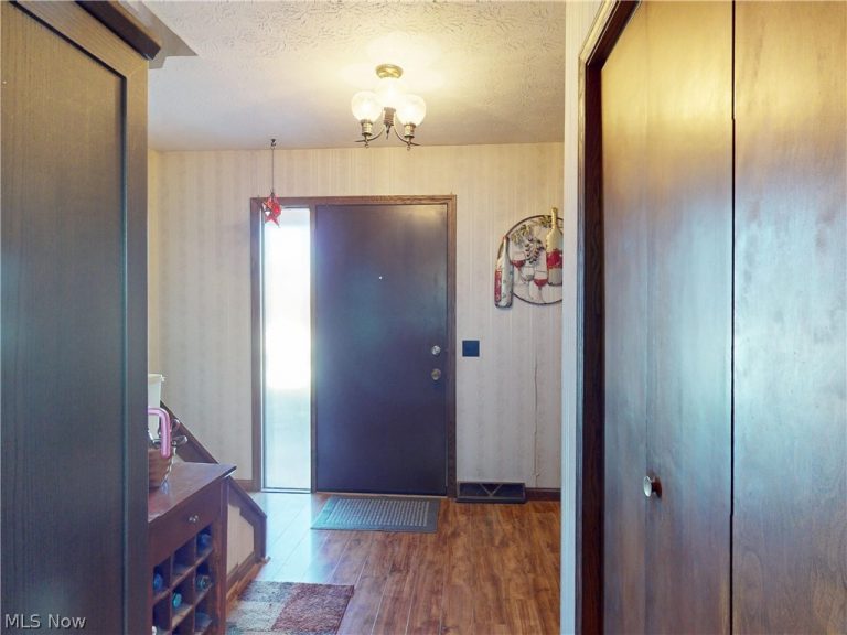 495 Elm Avenue, Tallmadge, OH - Photo 3