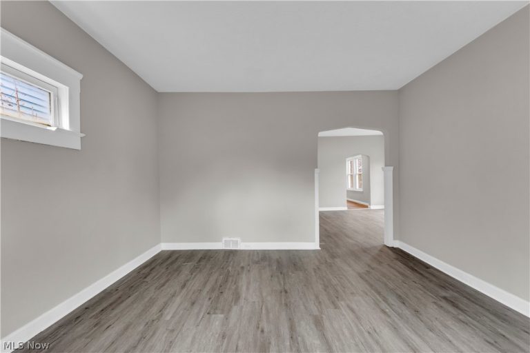 11930 Geraldine Avenue, Cleveland, OH - Photo 6