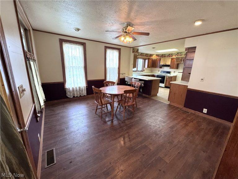 74 Whitney Avenue, Shelby, OH - Photo 6