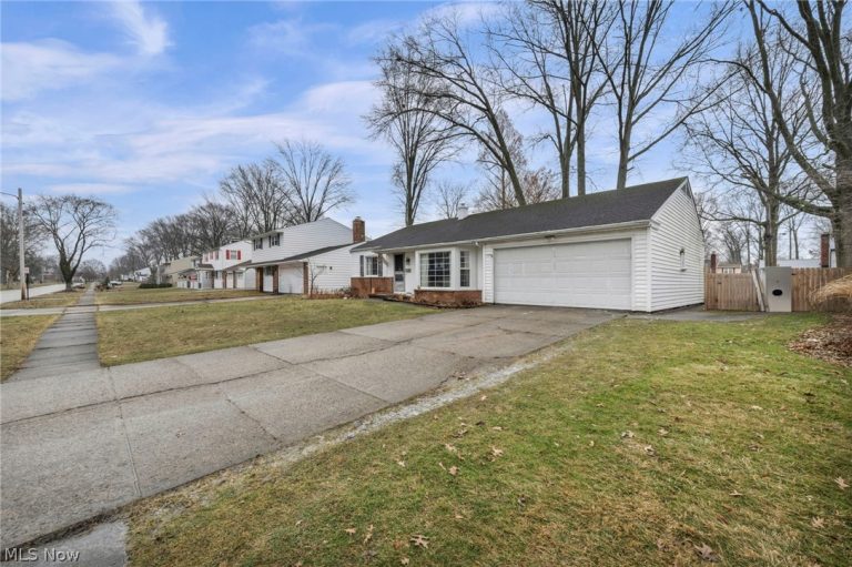 337 University Avenue, Elyria, OH - Photo 3