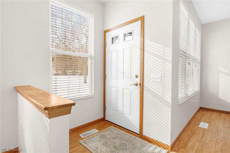 2195 Southampton Lane, Avon, OH - Photo 4