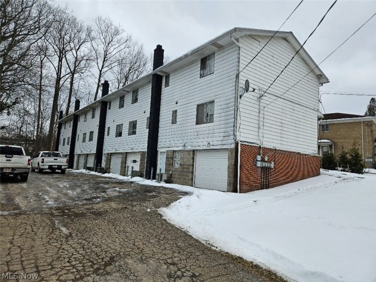 1781 Cromwell Drive, Akron, OH - Photo 3