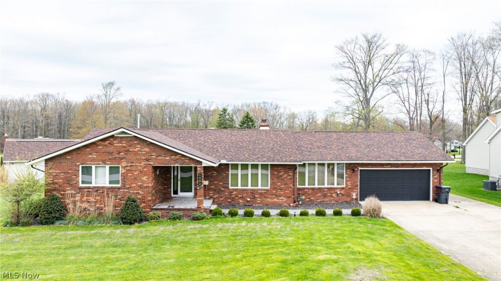 1584 Hemlock Drive, Ashtabula, OH