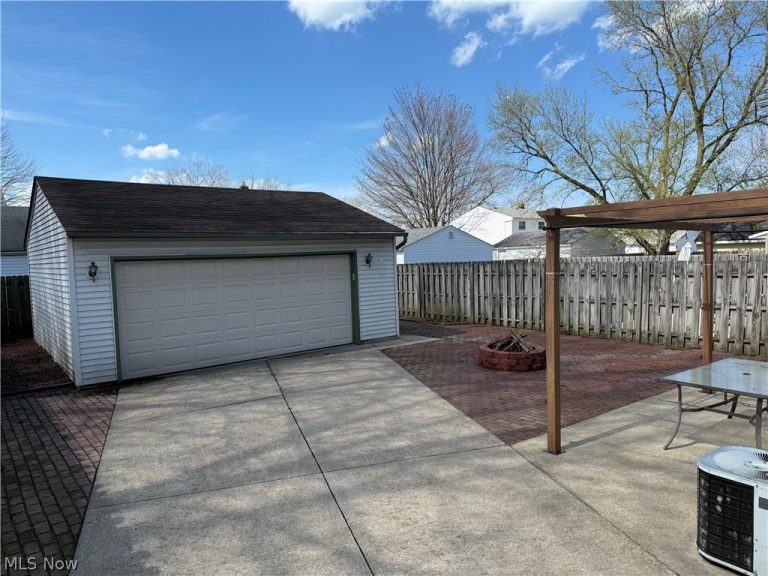 1030 349th Street, Eastlake, OH - Photo 3