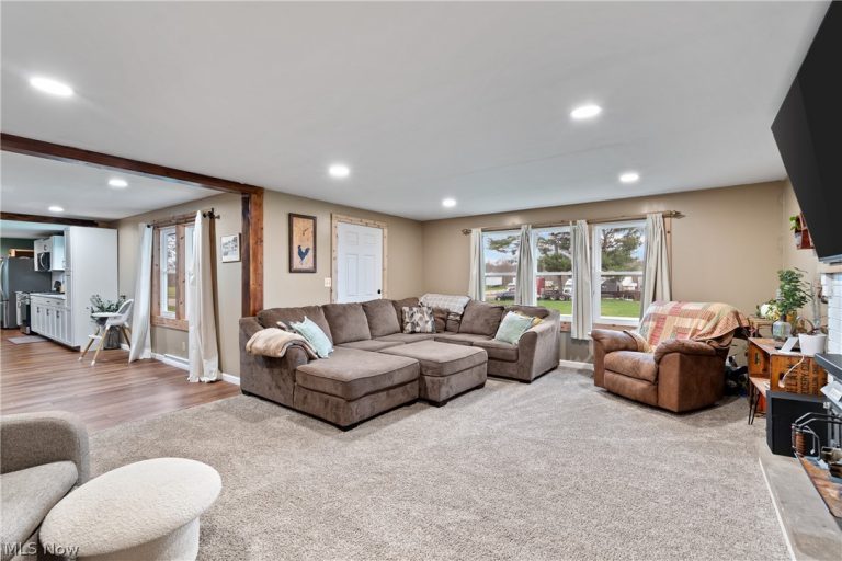 11020 Montgomery Road, Kensington, OH - Photo 6