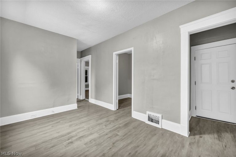 8111 Madison Avenue, Cleveland, OH - Photo 8