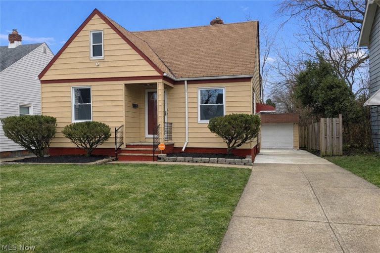 19910 Mountville Drive, Maple Heights, OH - Photo 2
