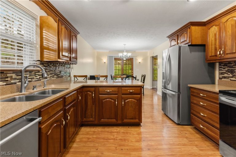 630 Bridgeview Avenue, Chester, WV - Photo 4