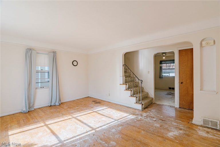 1004 Woodview Road, Cleveland Heights, OH - Photo 5